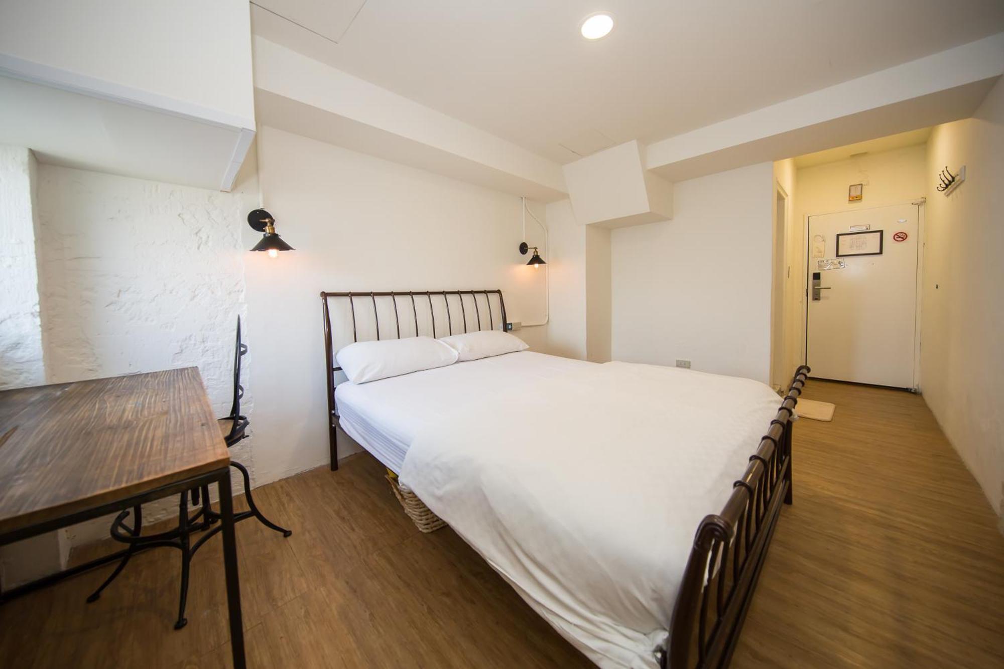 Mr. Lobster'S Secret Den Design Hostel Тайбей Номер фото
